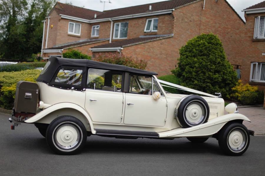Beauford Tourer - Ariana Prom car hire