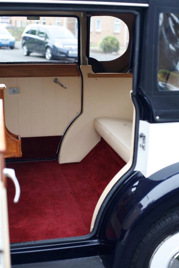 Regent Laundalette - Rosie Prom car hire